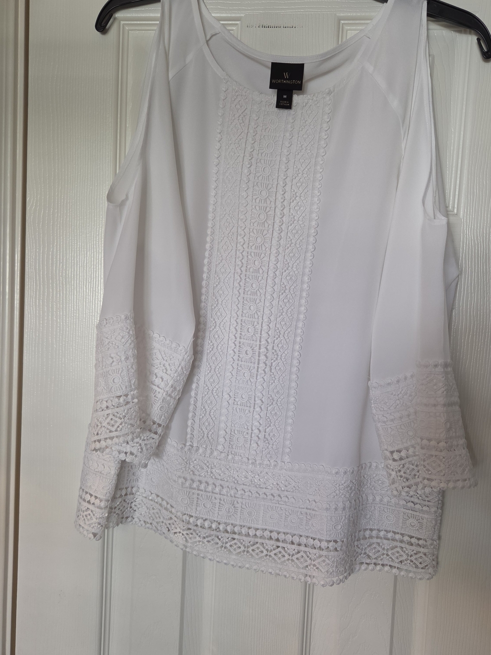 Worthington Lace Detail Blouse in White Size Medium Like New